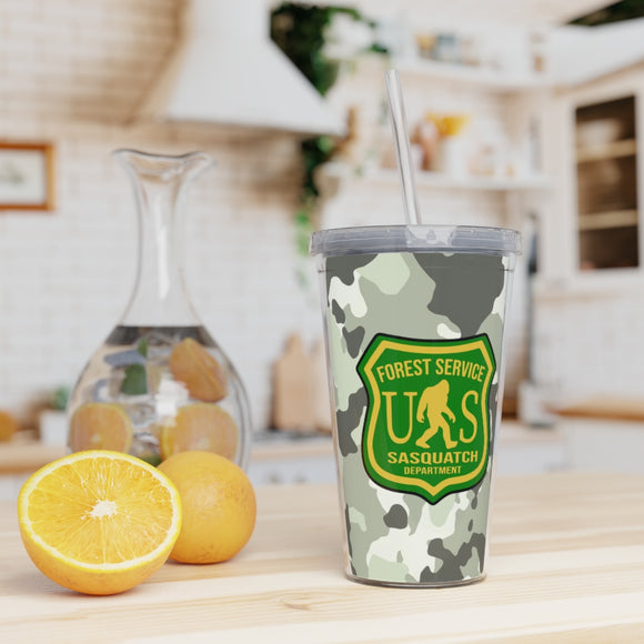 Sasquatch forest service sign (green camo)  - Plastic Tumbler with Straw